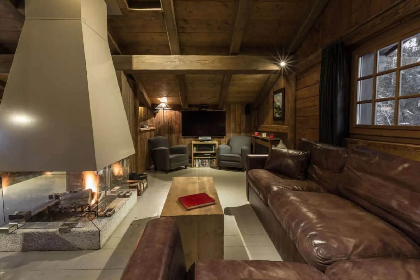Chalet de luxe tout comfort avec jacuzzi sauna-Salon