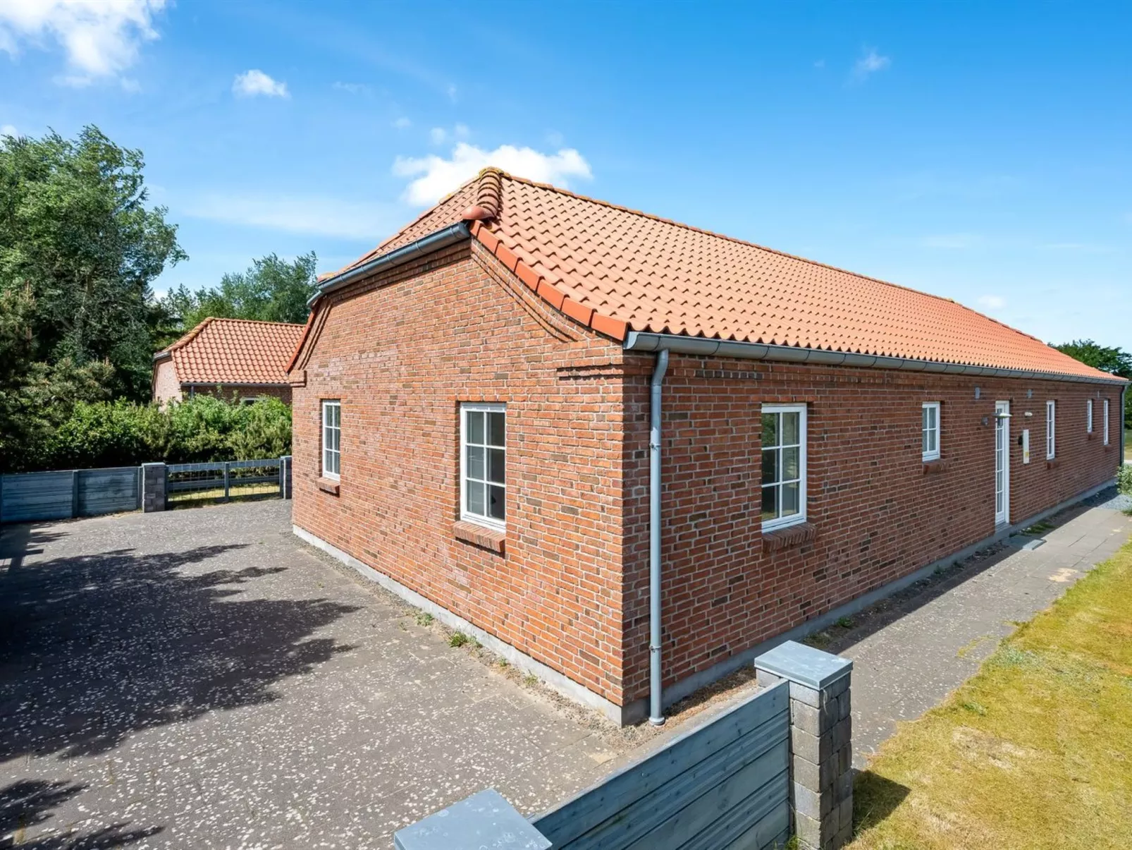 "Merit" - 3.2km from the sea-Draußen