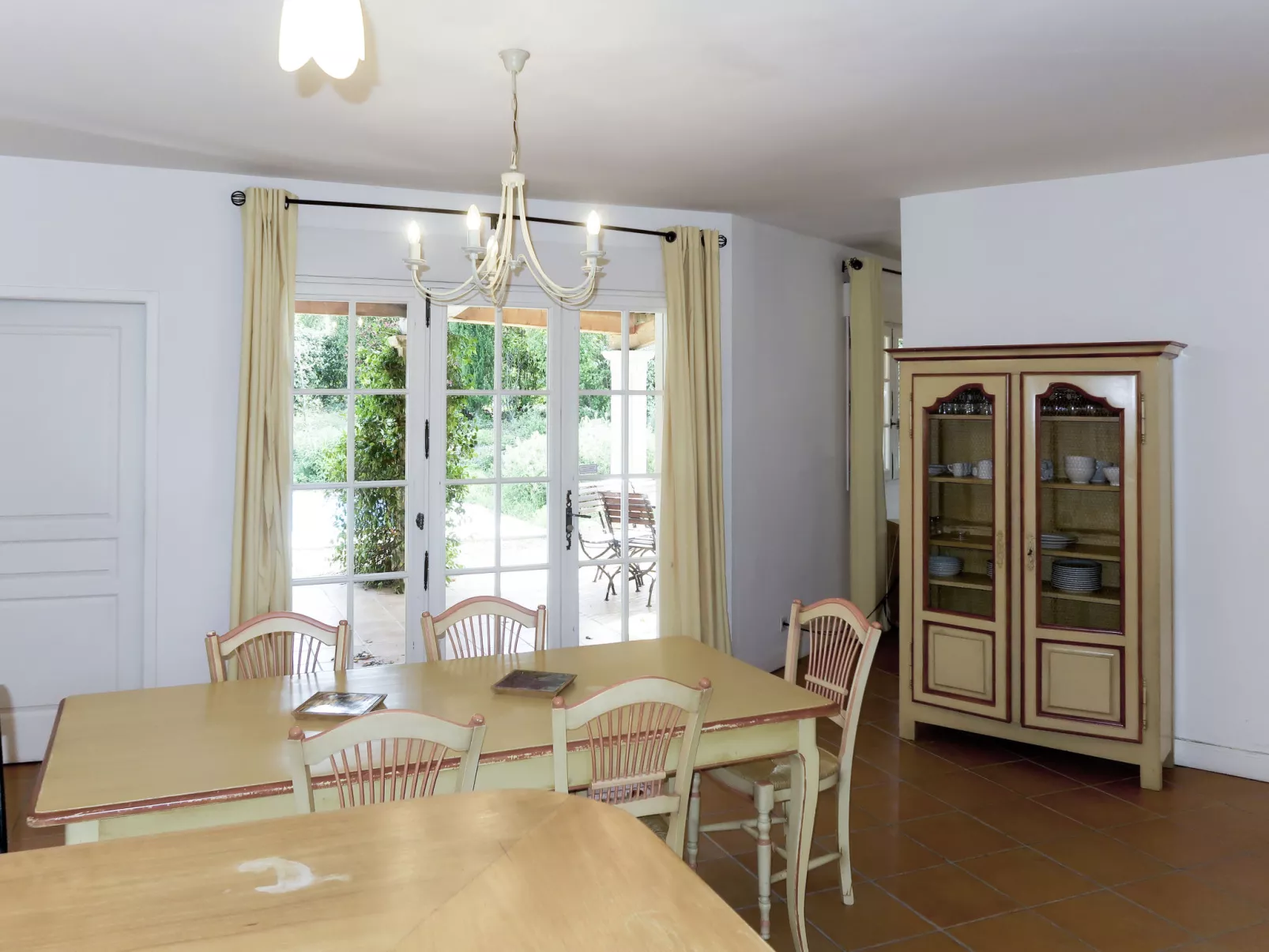 Hameaux de la Calade (FEN171)-Drinnen