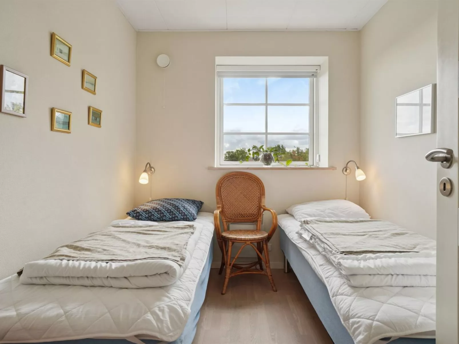 "Rafn" - 400m from the sea - Drinnen