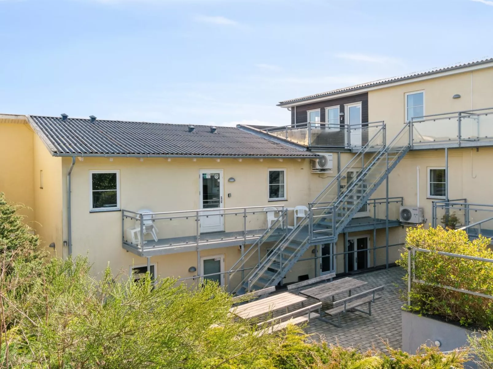 "Juna" - 50m from the sea-Draußen