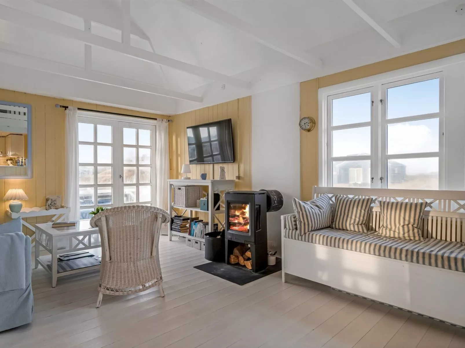 "Åsta" - 200m from the sea-Drinnen