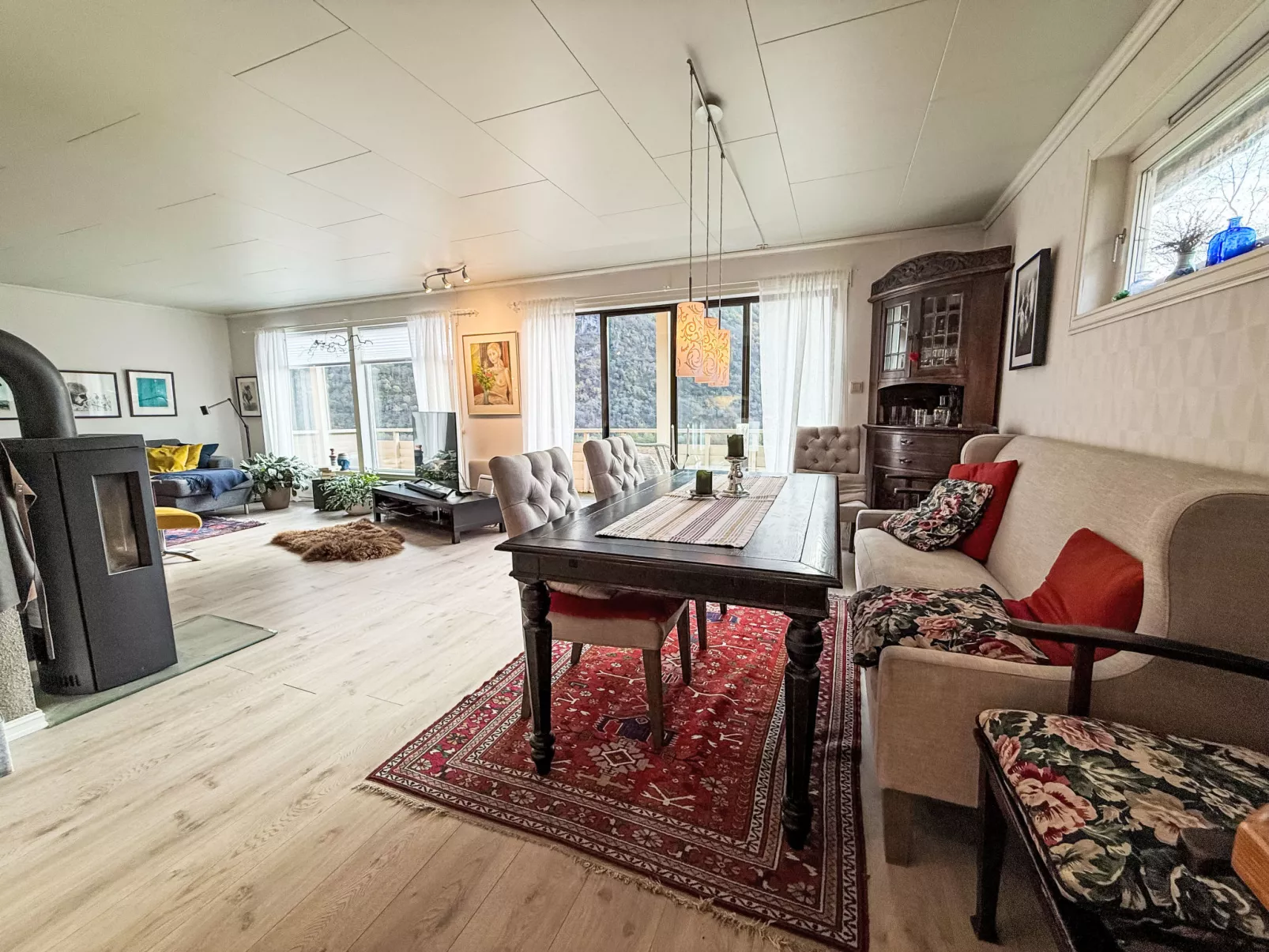 Høyanger Panorama - Inside