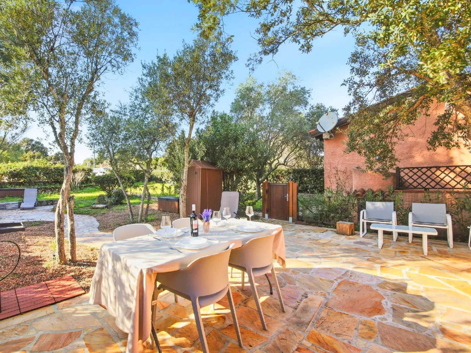 La Quercia - Outside