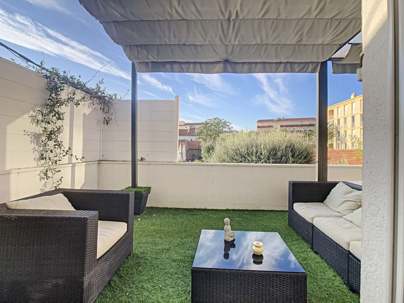 Villa Clem - Draußen