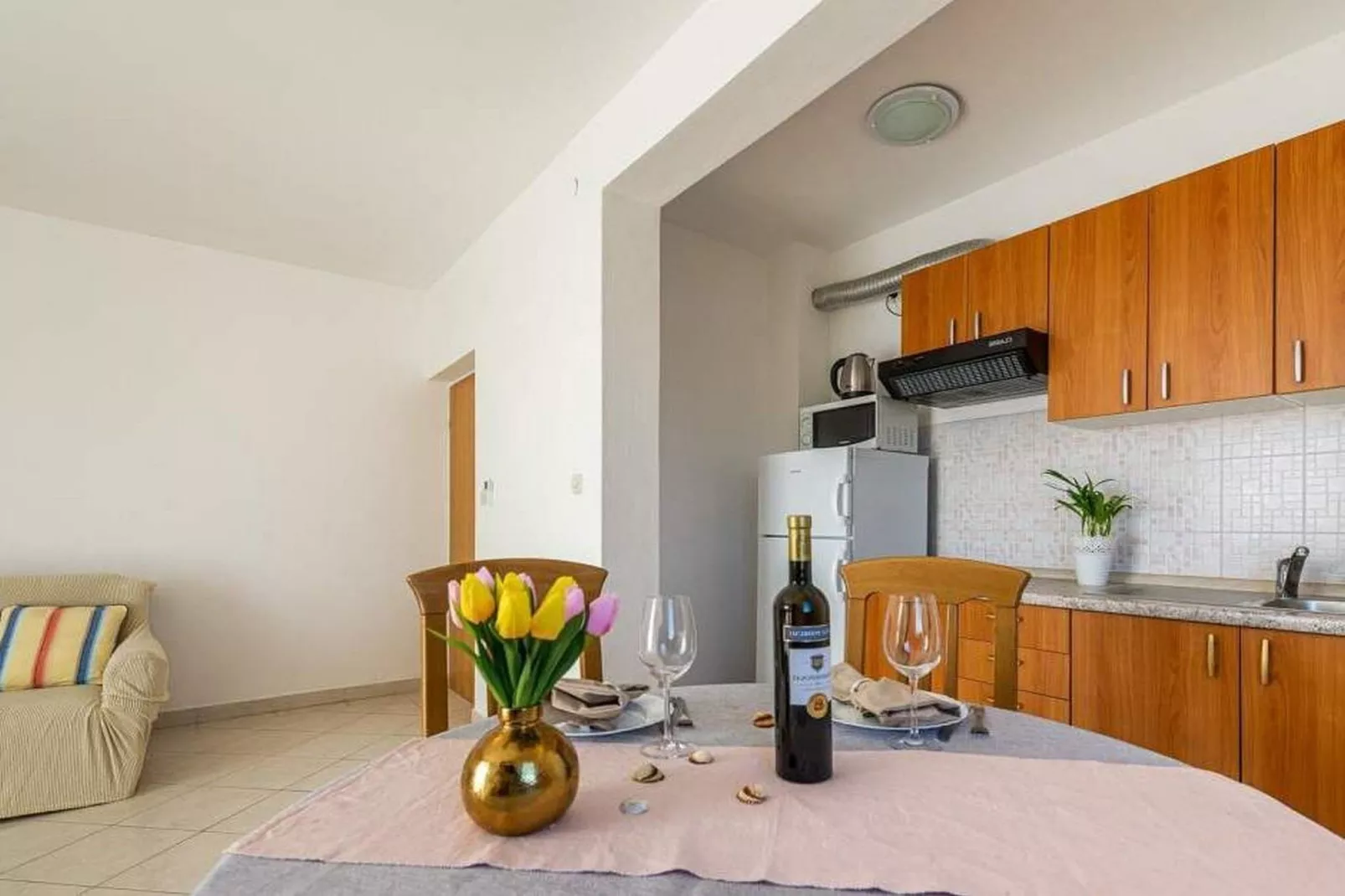 Apartments Anamarija - One Bedroom Apartment with Balcony (A2+2) 4 - Cuisine