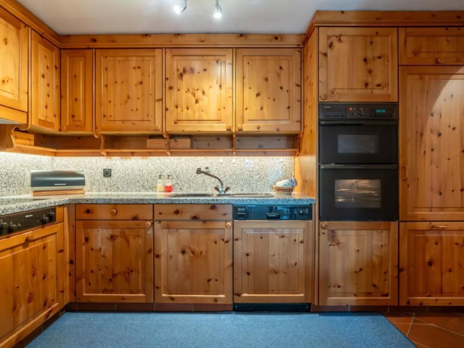 Chesa Polaschin B6 - Image-tags.info