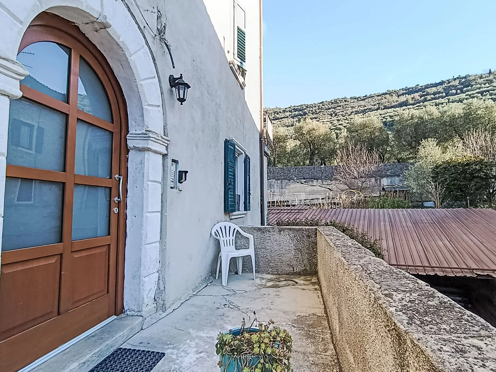 Tra gli Ulivi - Dehors