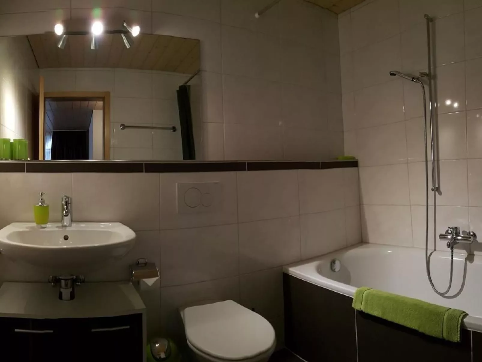 Wohnung Mit 2 Schlafzimmern “Alleschwendi” - Image-tags.info