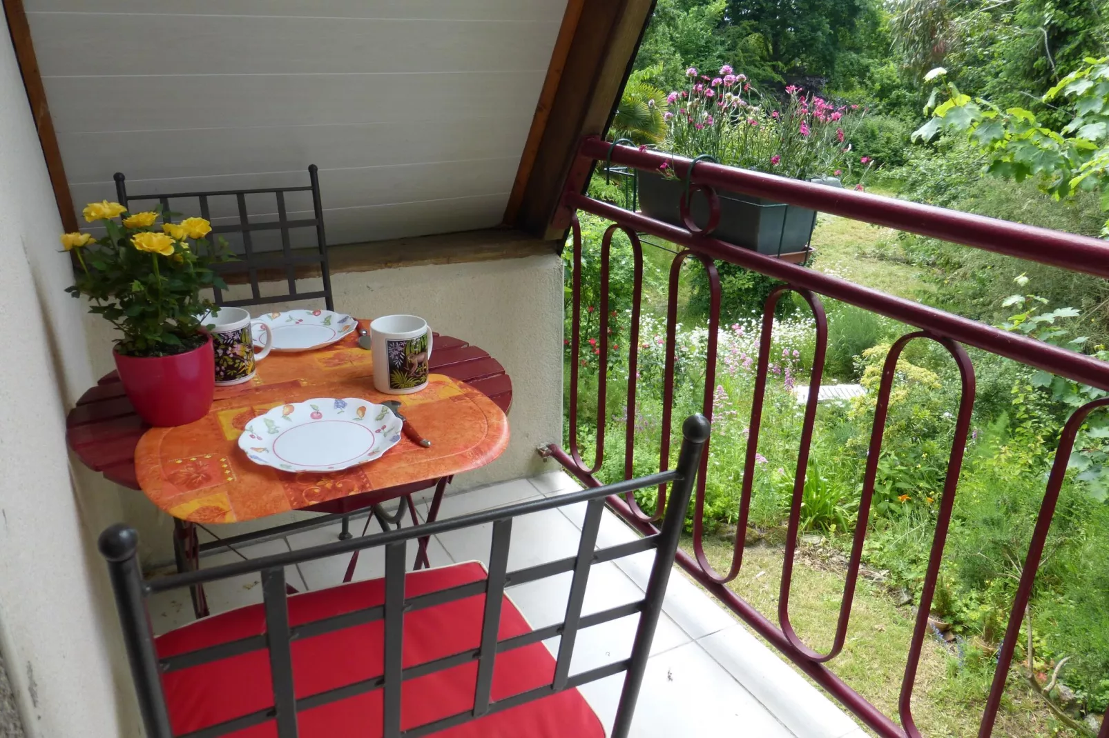 Dupleix dans un jardin bucolique à Saint Briac sur Mer-Balcon-terrasse