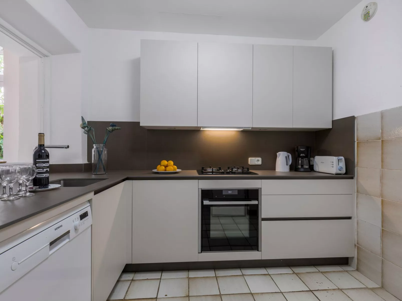 Pineda-Image-tags.info