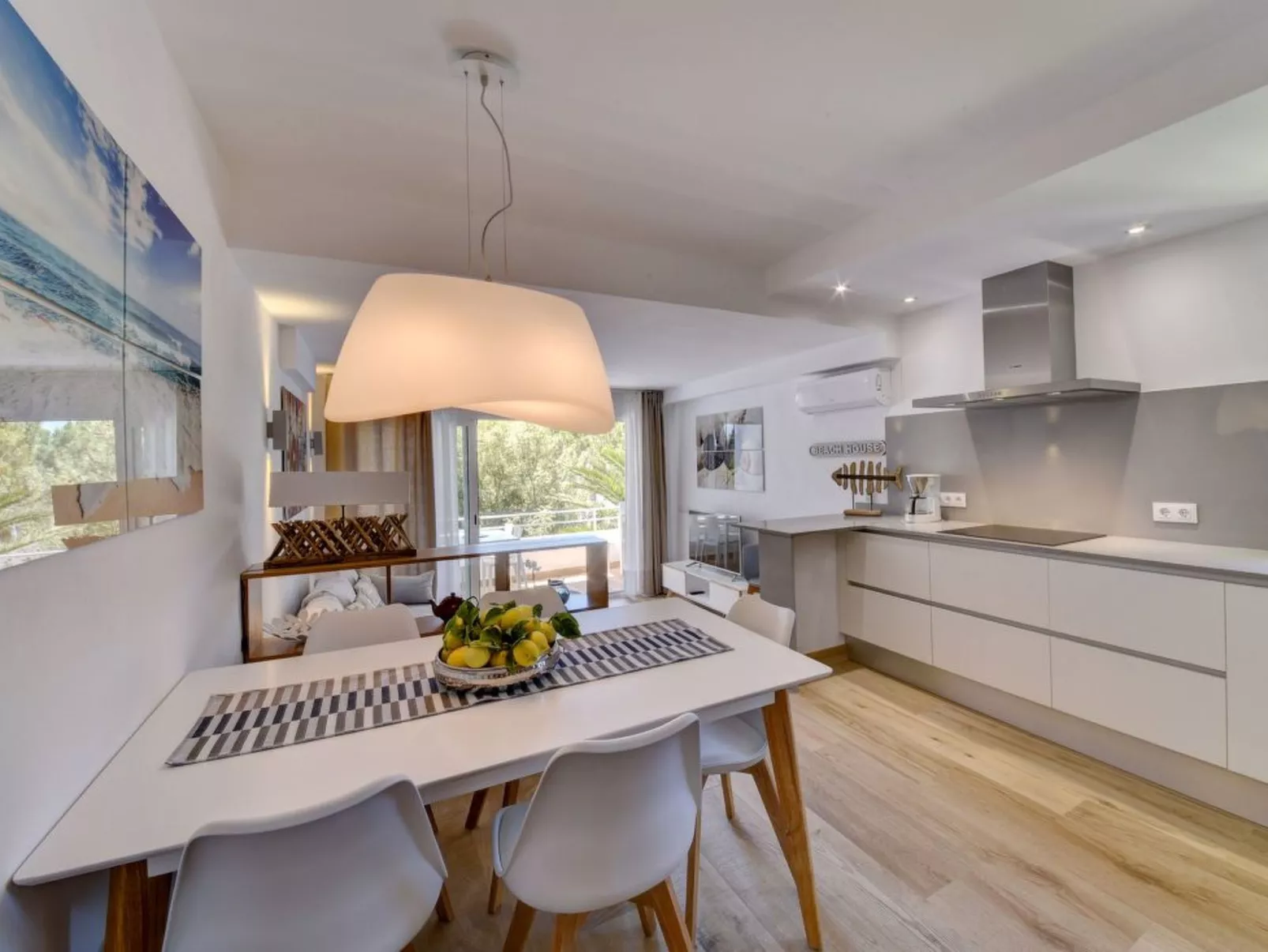 Neu renoviertes, modernes Apartment für 4 Personen, direkt an der Cala Ferrera - Drinnen