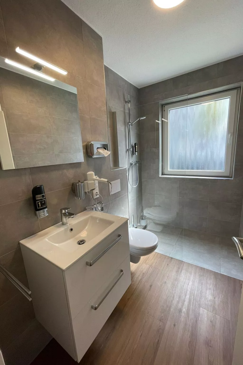 Kernsanierte Ferienwohnung in zentraler Lage-Image-tags.info