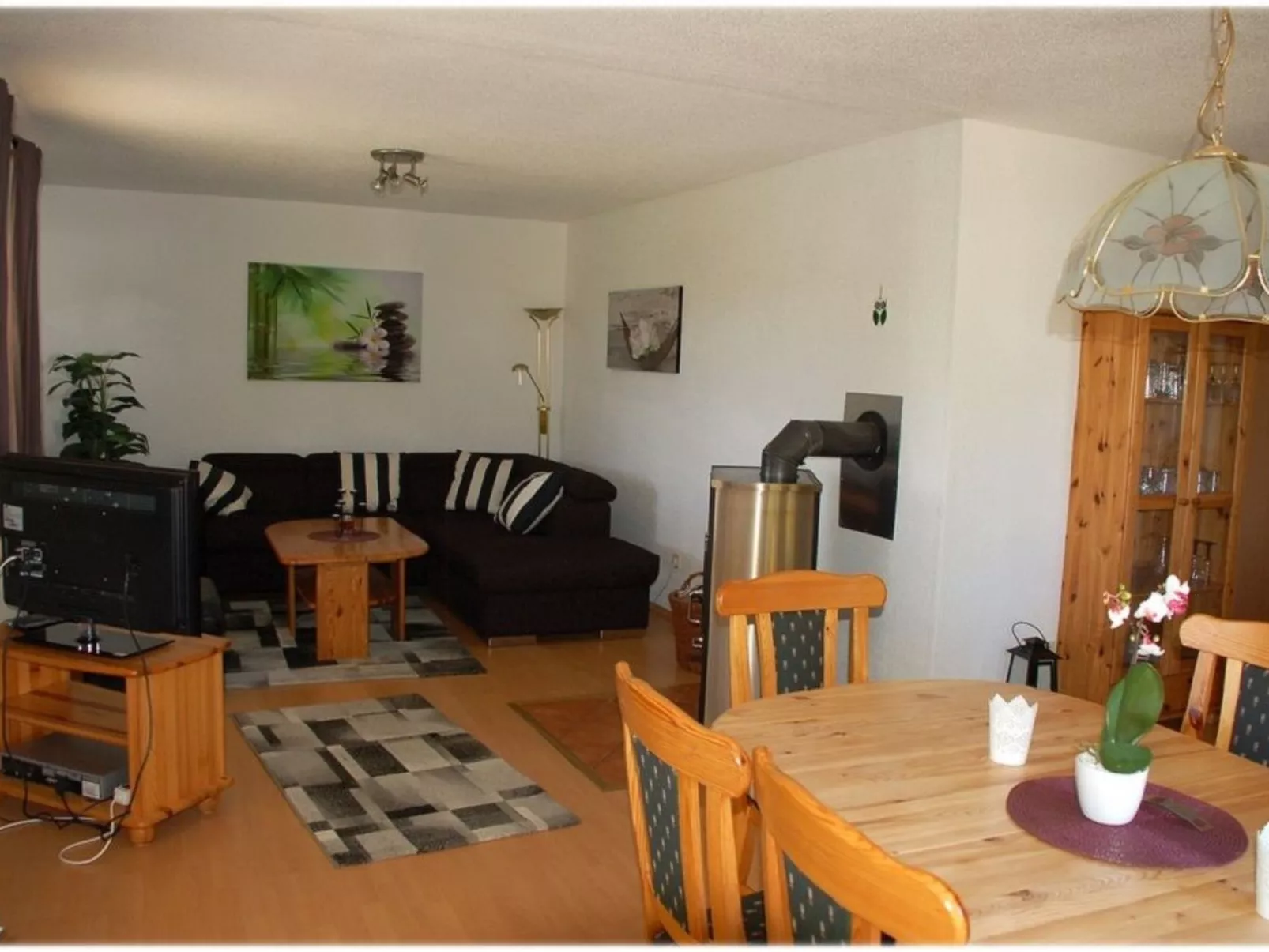 In Feriendorf Frankenau mit Garten - Image-tags.info