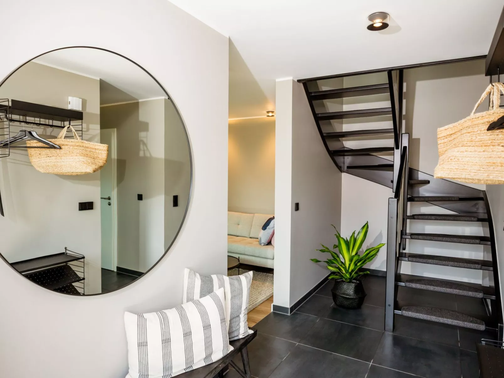 Modernes Ferienhaus mit Sauna, Seeblick, Dachterrasse und Garten - Image-tags.info