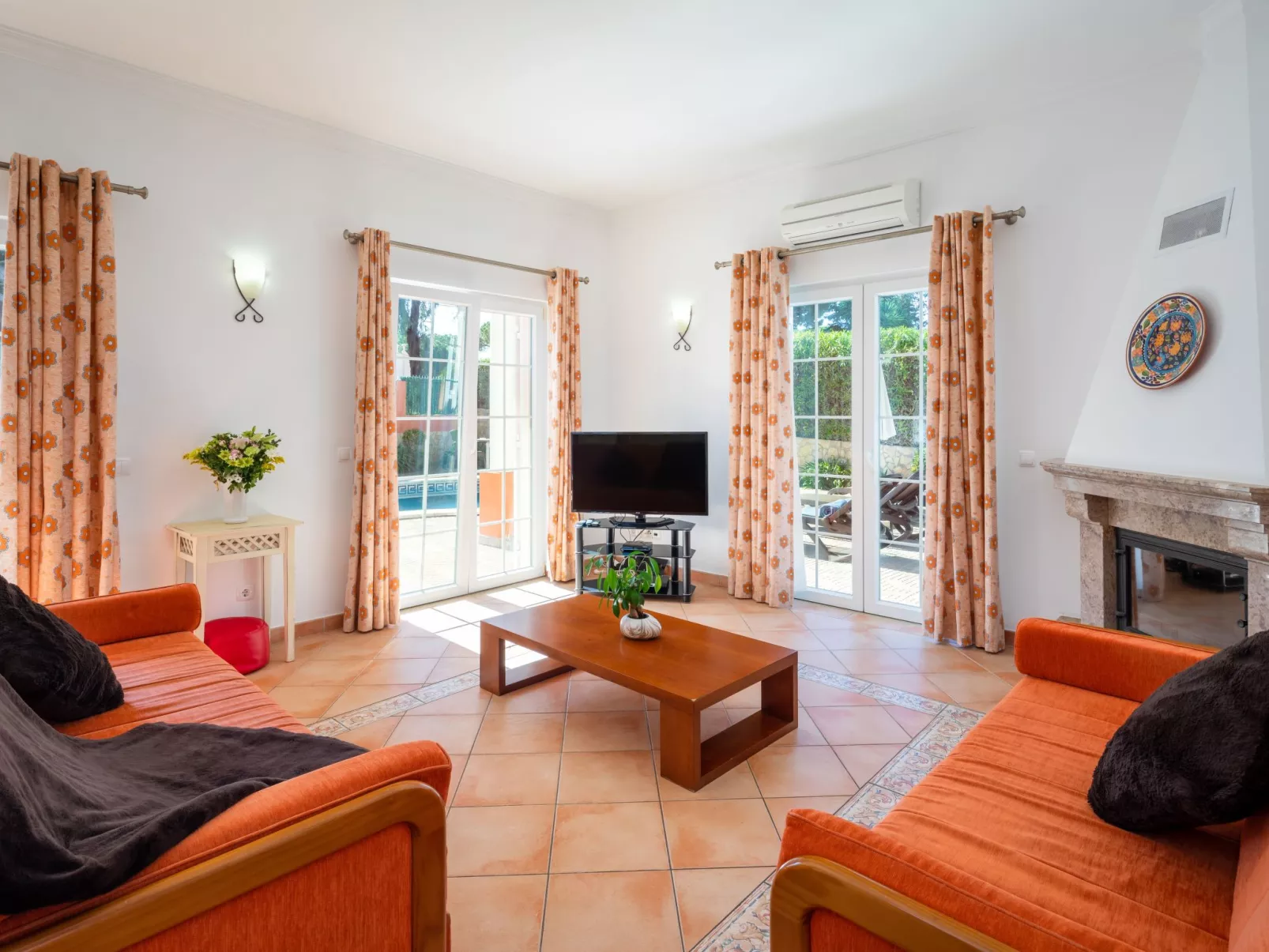 4-Schlafzimmer-Villa, Garten, Pool, Strand - Image-tags.info