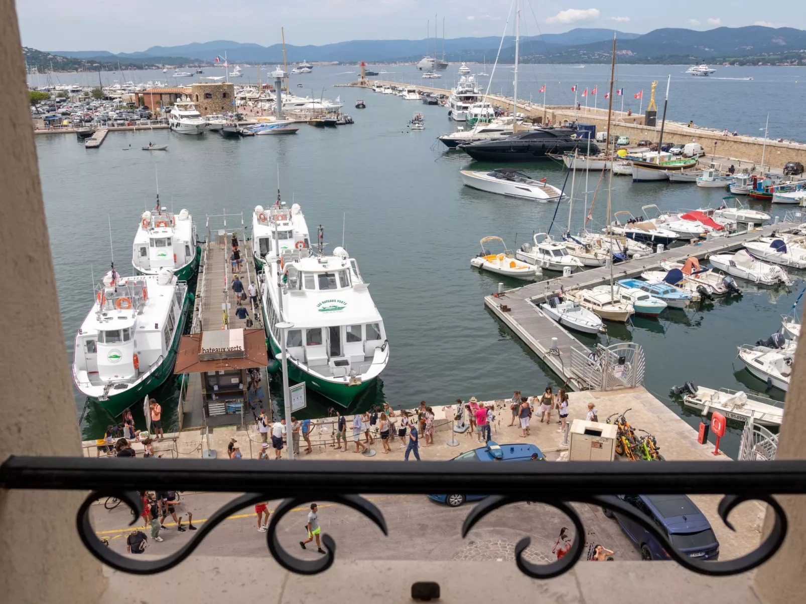 Superb 3 Bedroom Apartment on the Port - Image-tags.info