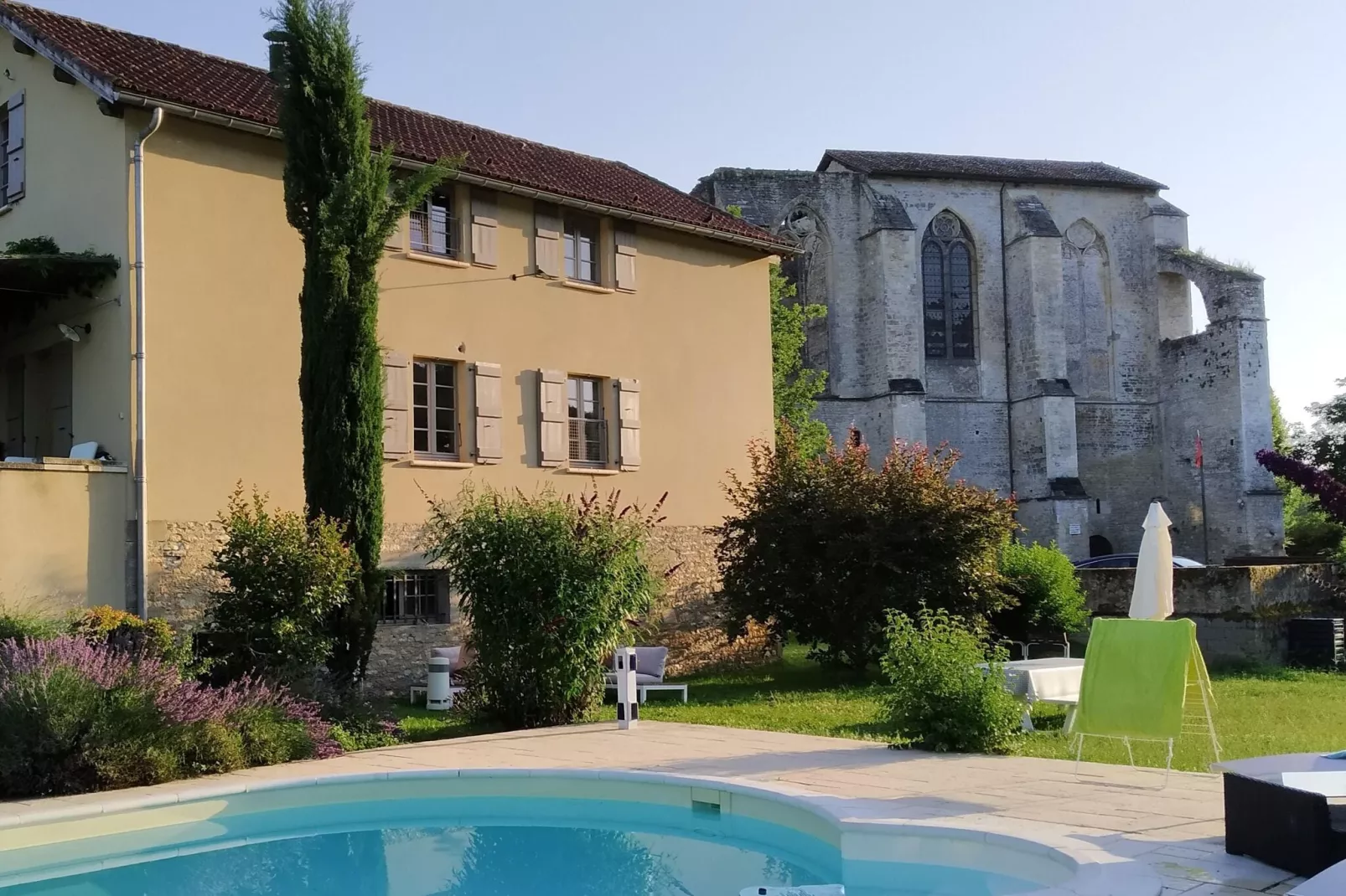 Le Chiquedou-Exterior summer