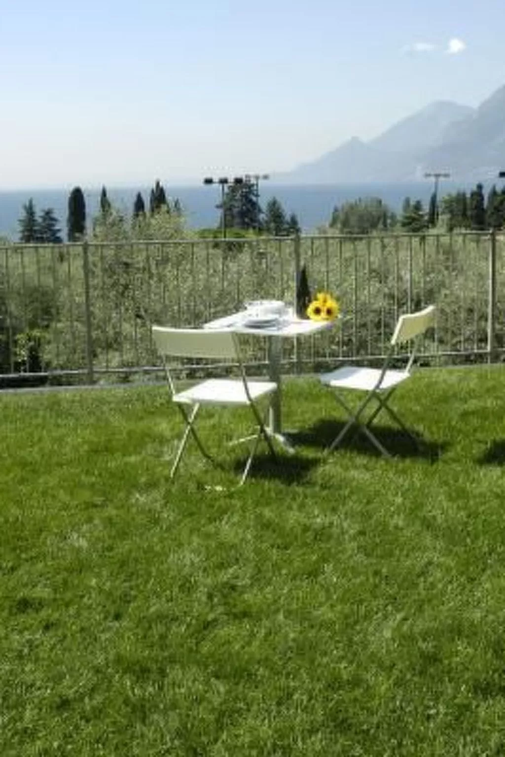 Zwei-Zimmer-Wohnung mit teilweisem Seeblick - Image-tags.info