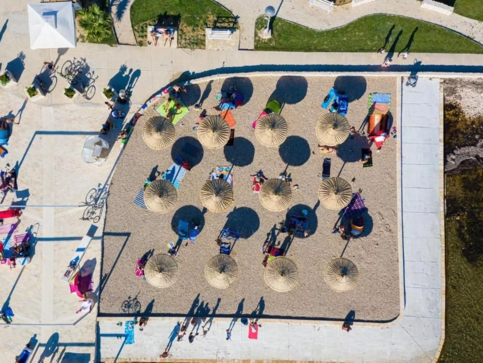 Neue Steinvilla mit beheiztem Pool in Strandnähe - Image-tags.info