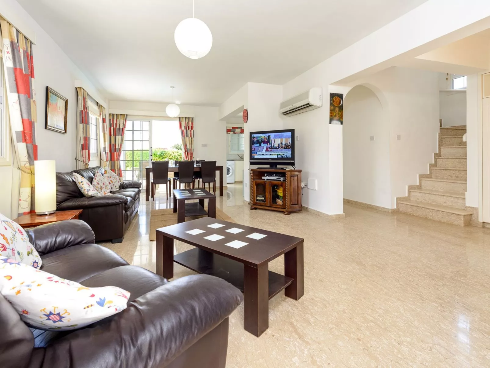 4-Schlafzimmer-Villa mit privatem Pool in Ayia Napa - Image-tags.info