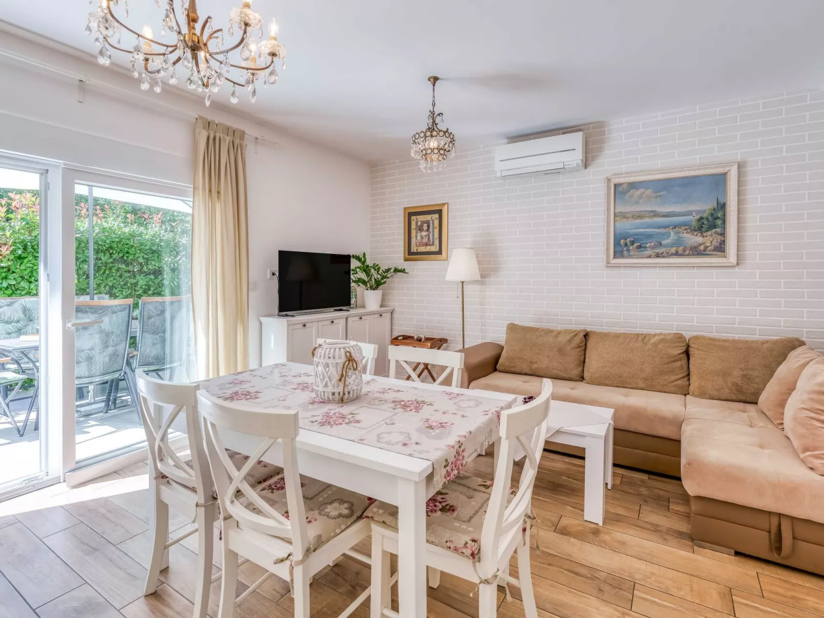 "Andrea" mit Whirlpool - Image-tags.info