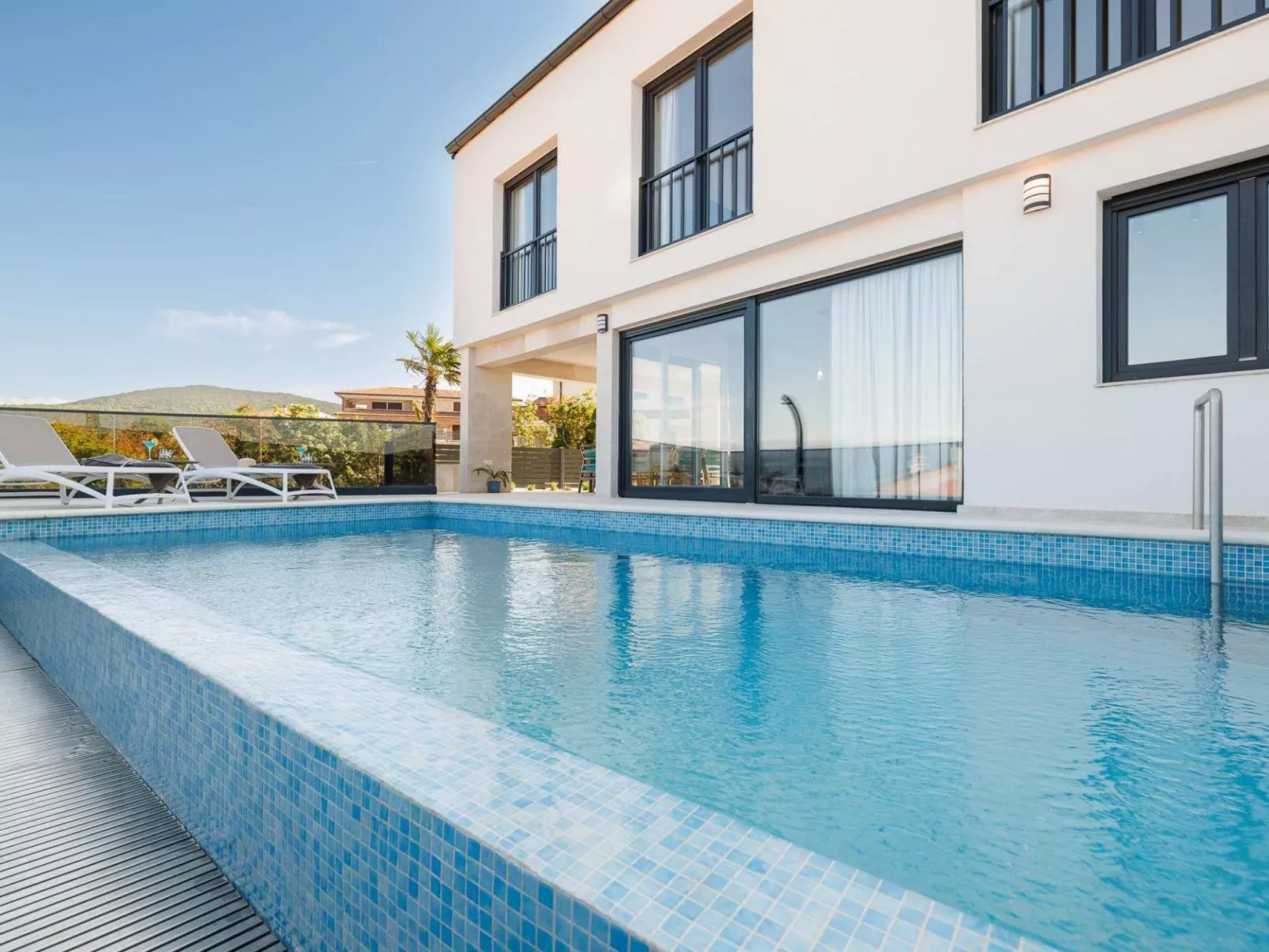 Brandneue Villa - Pool mit Panoramablick aufs Meer - Image-tags.info