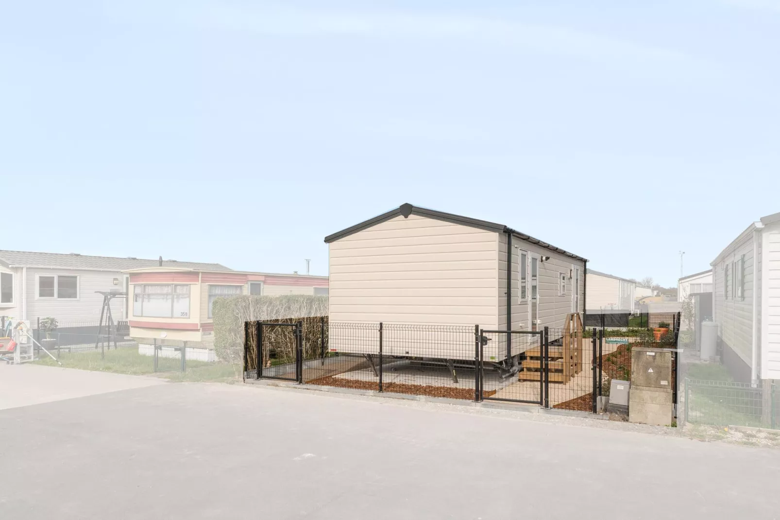 La Gondole - Exterior in summer