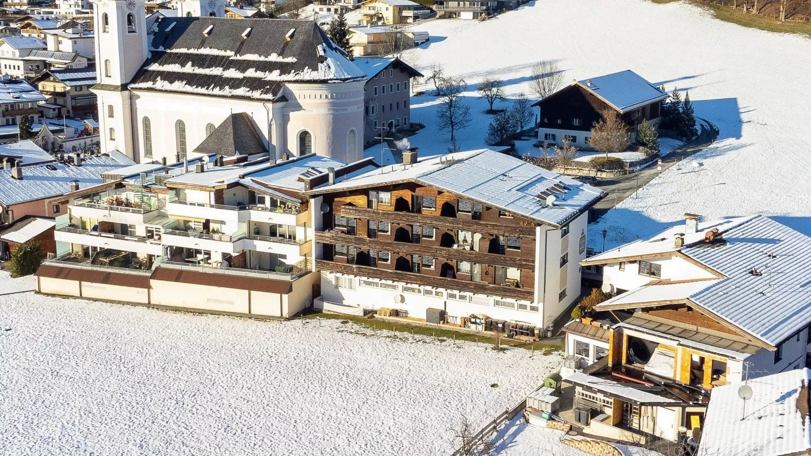 Brixen Alpin Living Top 19 - Exterior in winter