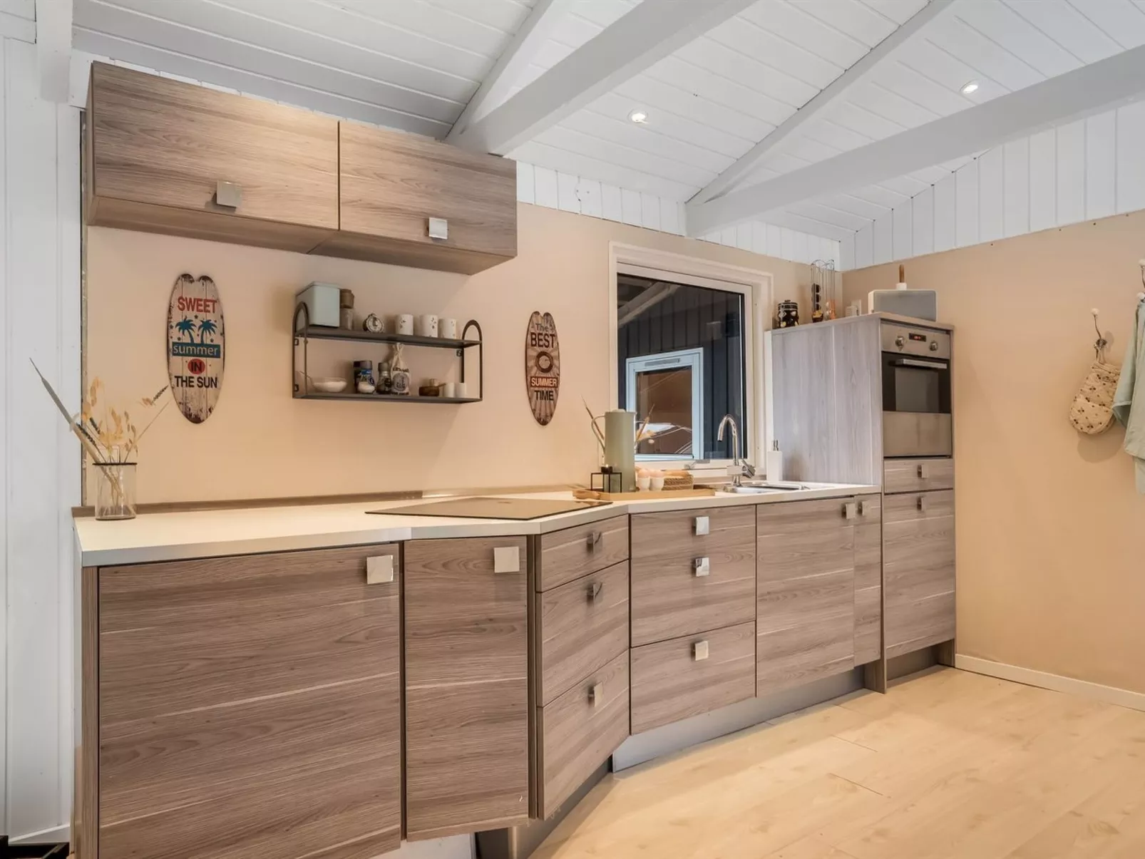 "Antigona" - 2.4km from the sea-Drinnen