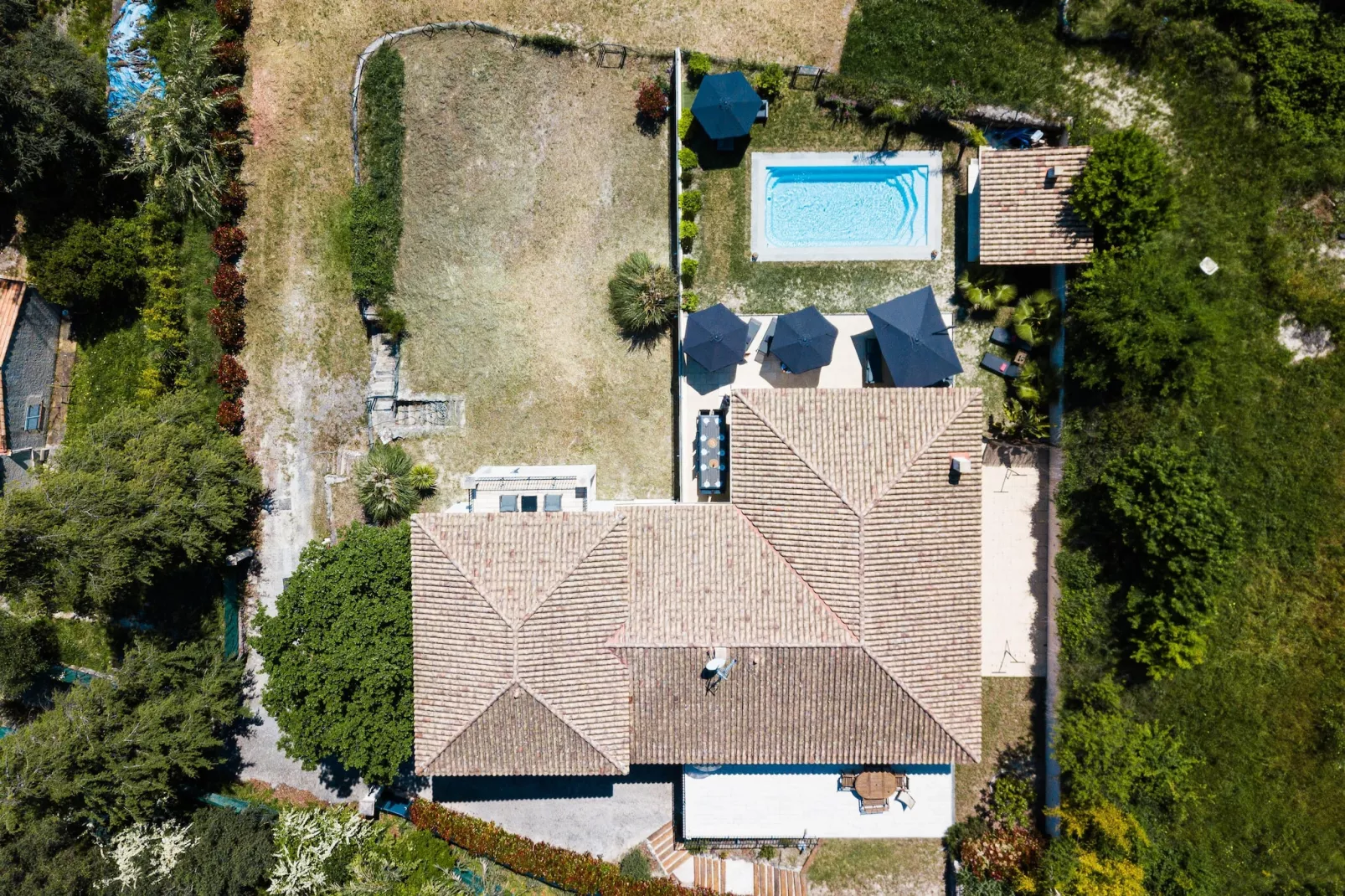 Villa Calade-Exterior in summer