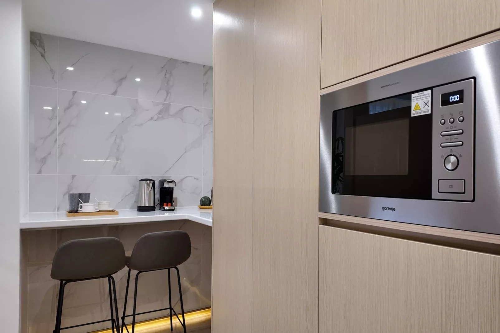 6th floor suites - Superior Suite with private balcony-Kitchen