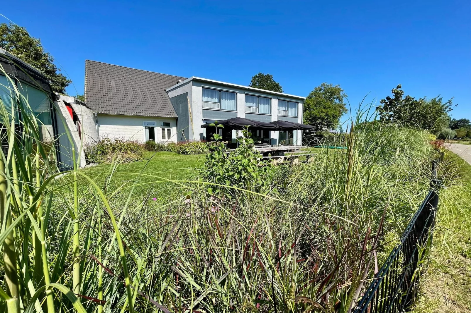 De Slaapfabriek familiehuis-Garten Sommer