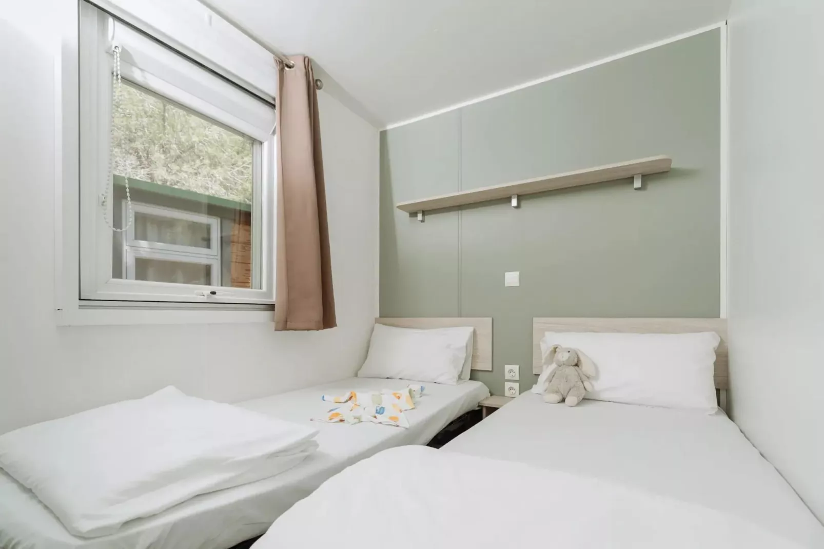HOLA CAMP SITGES GARROFER-Bungalow Comfort 4-Schlafzimmer