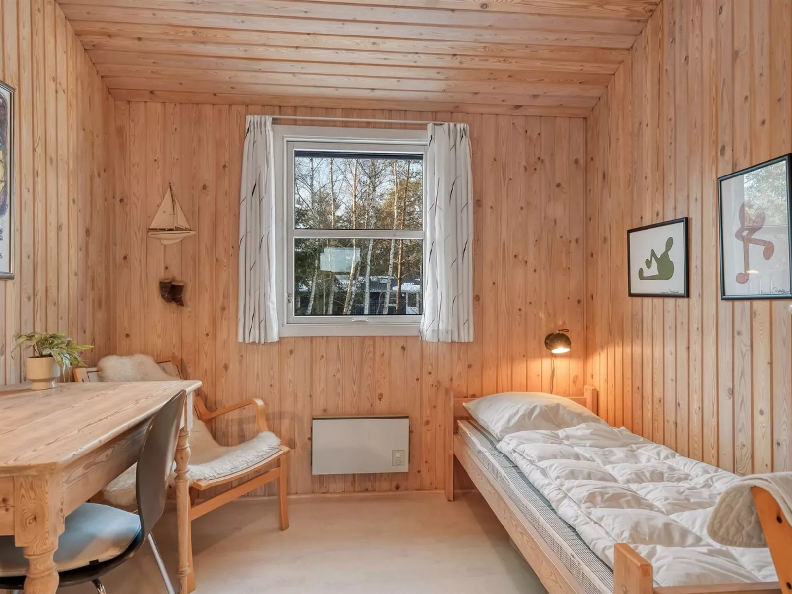 "Mea" -  from the sea-Dedans