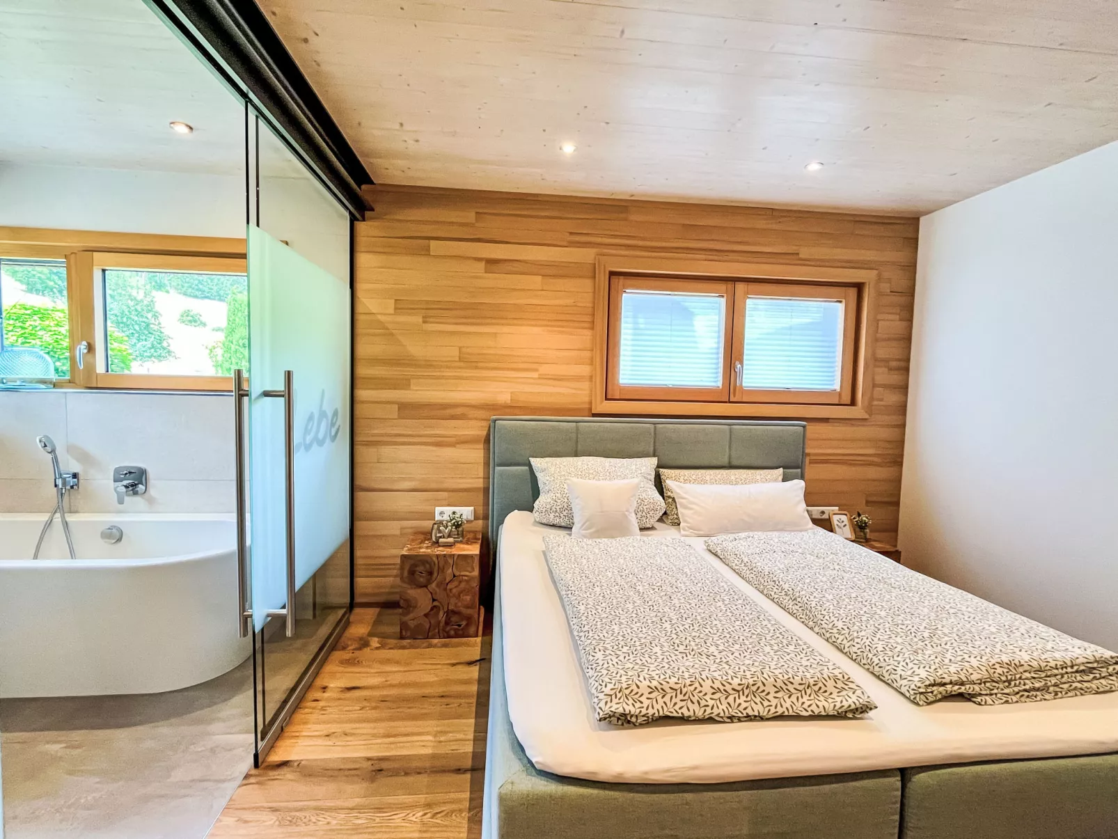 Kinast (HFT201)-Inside