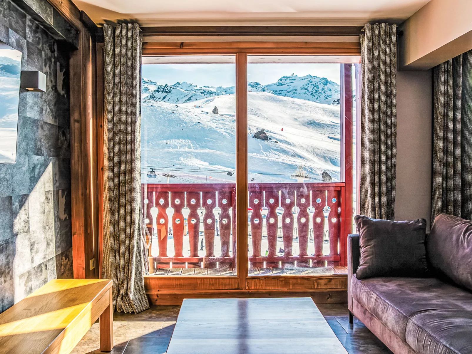 Village Montana-Inside