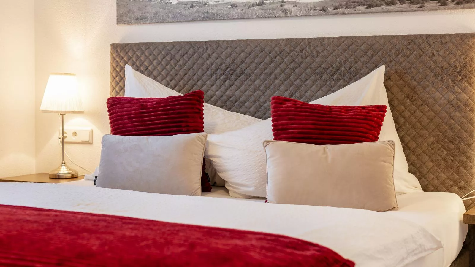 Rosalie-Lorena-Bedroom