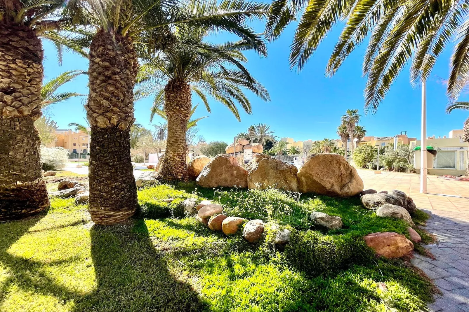 Moguima 2d-Gardens in summer