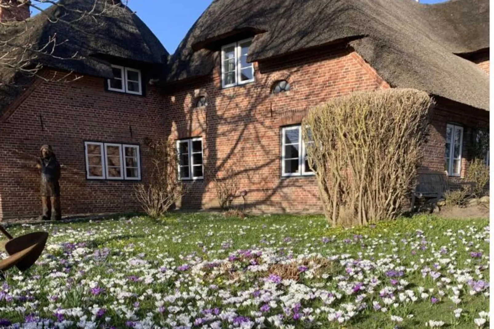 139423-Exterior in summer