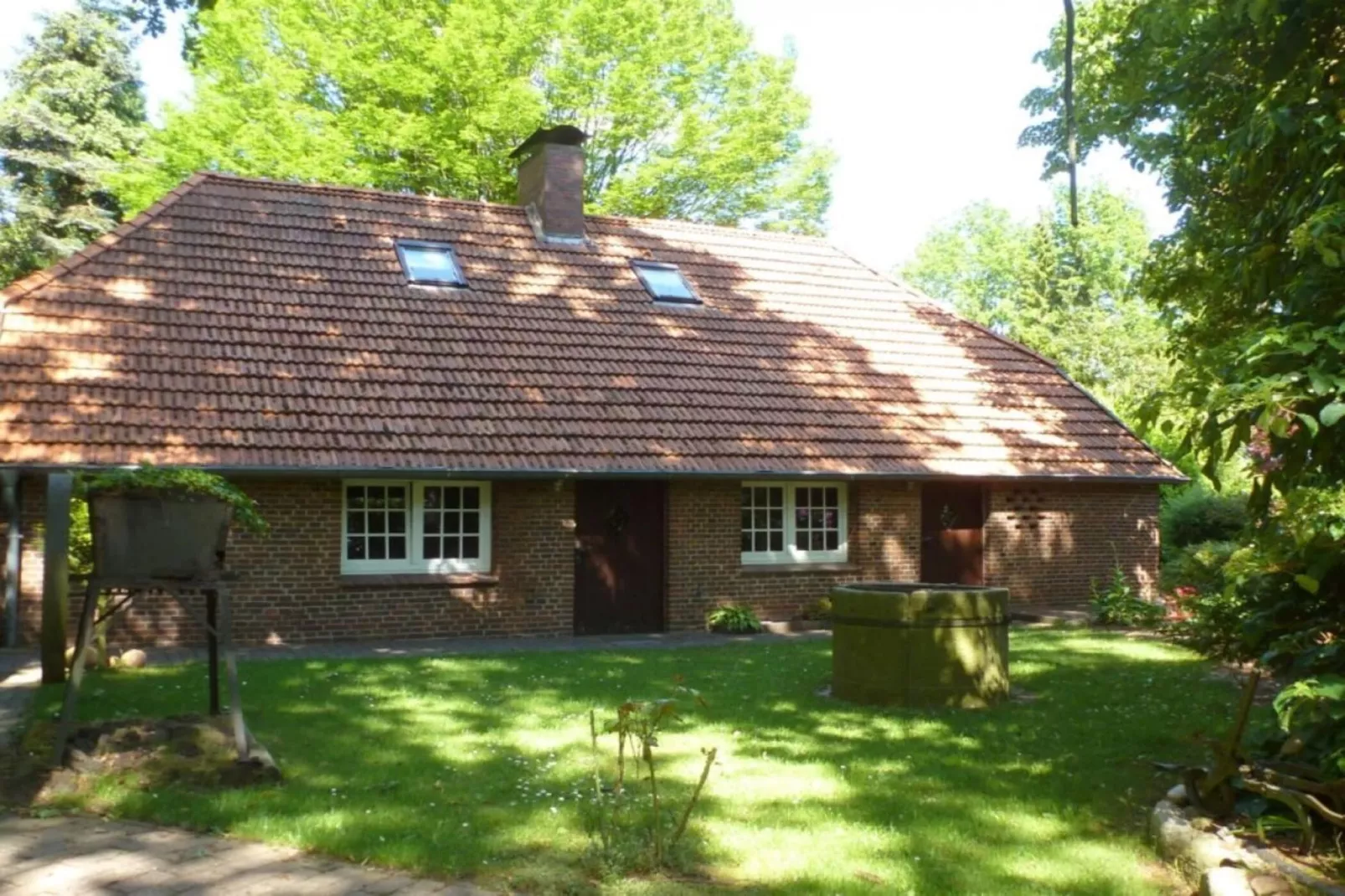 165295-Exterior in summer