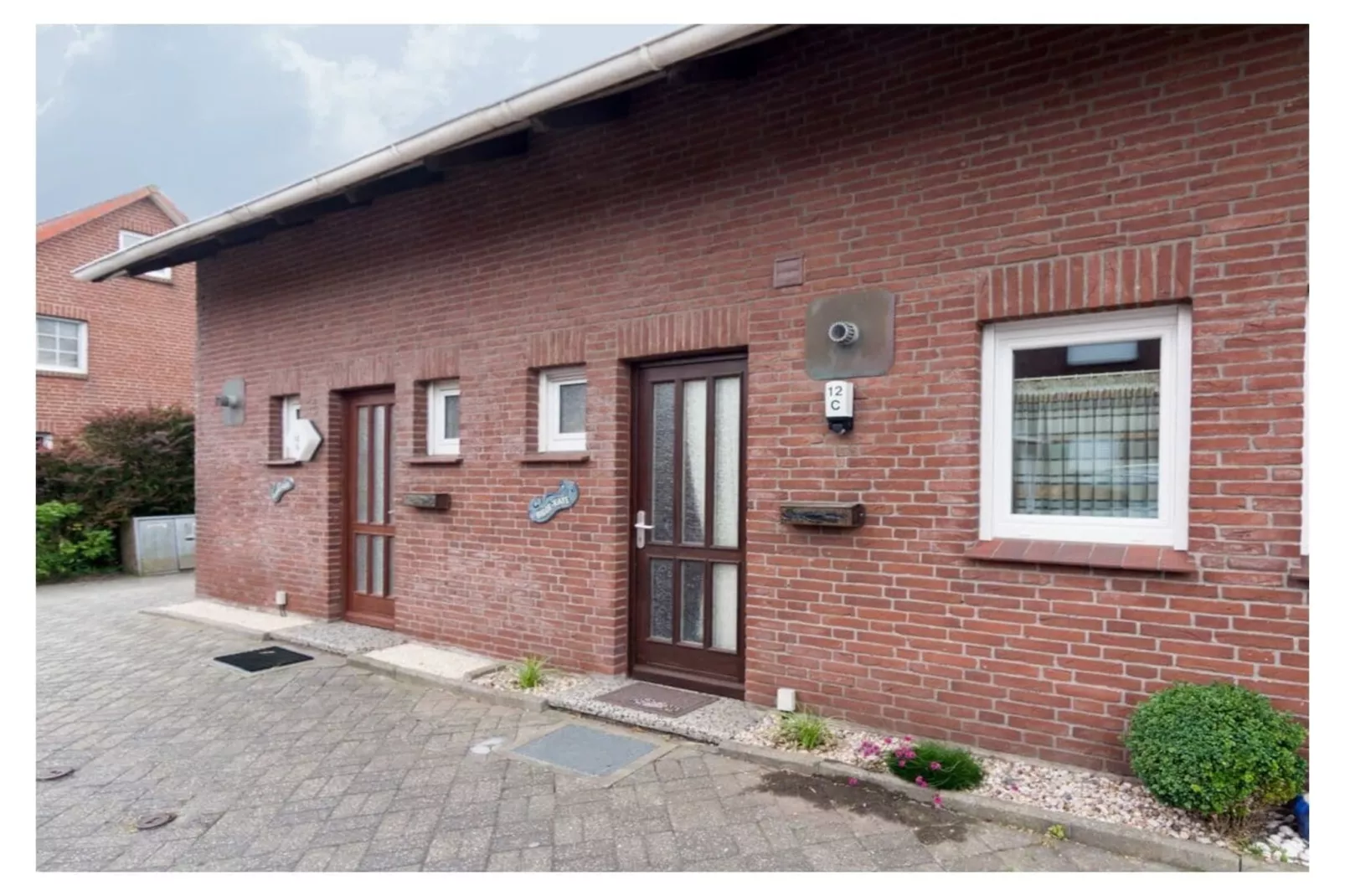 235583-Exterior in summer