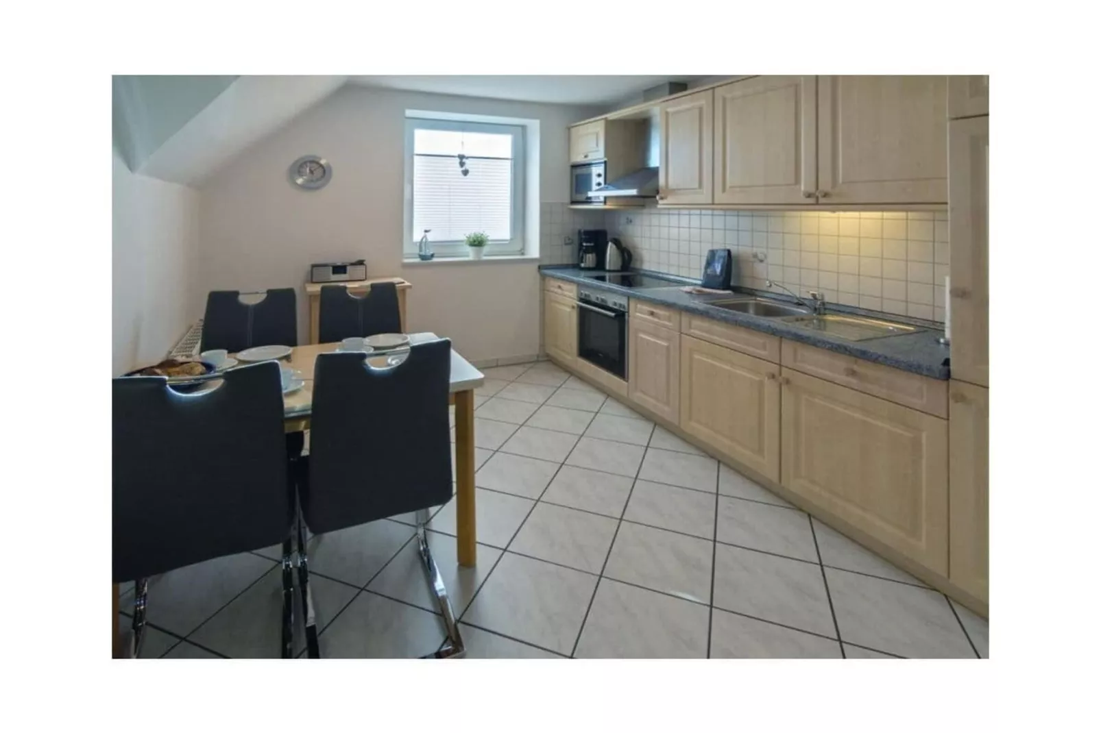 169247-Salle à manger