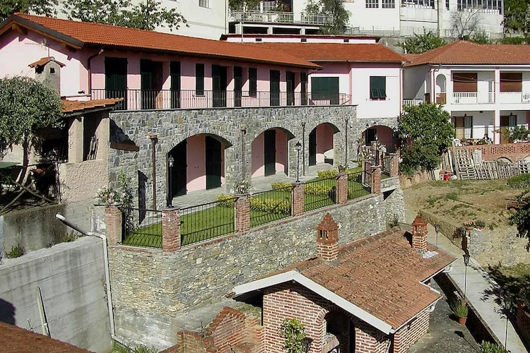 Agri-tourism Borgo Ameno Casanova Lerrone BX4 / B401-Extérieur été