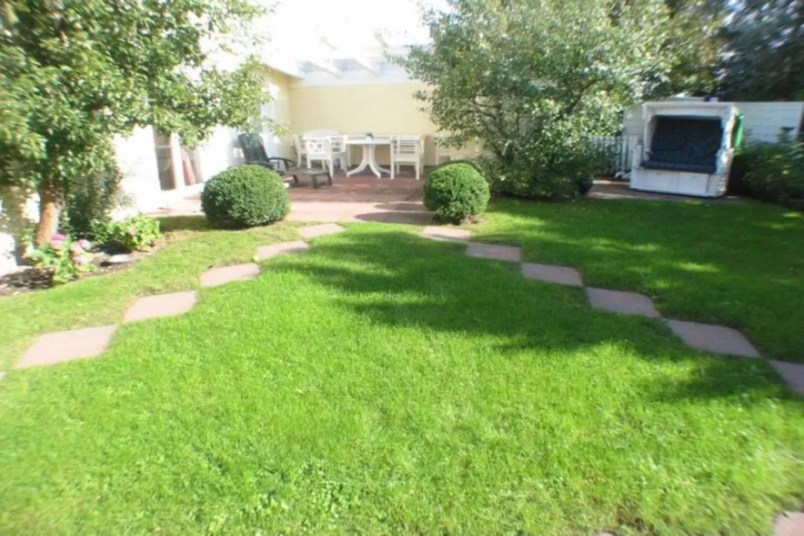 70682-Jardins en été