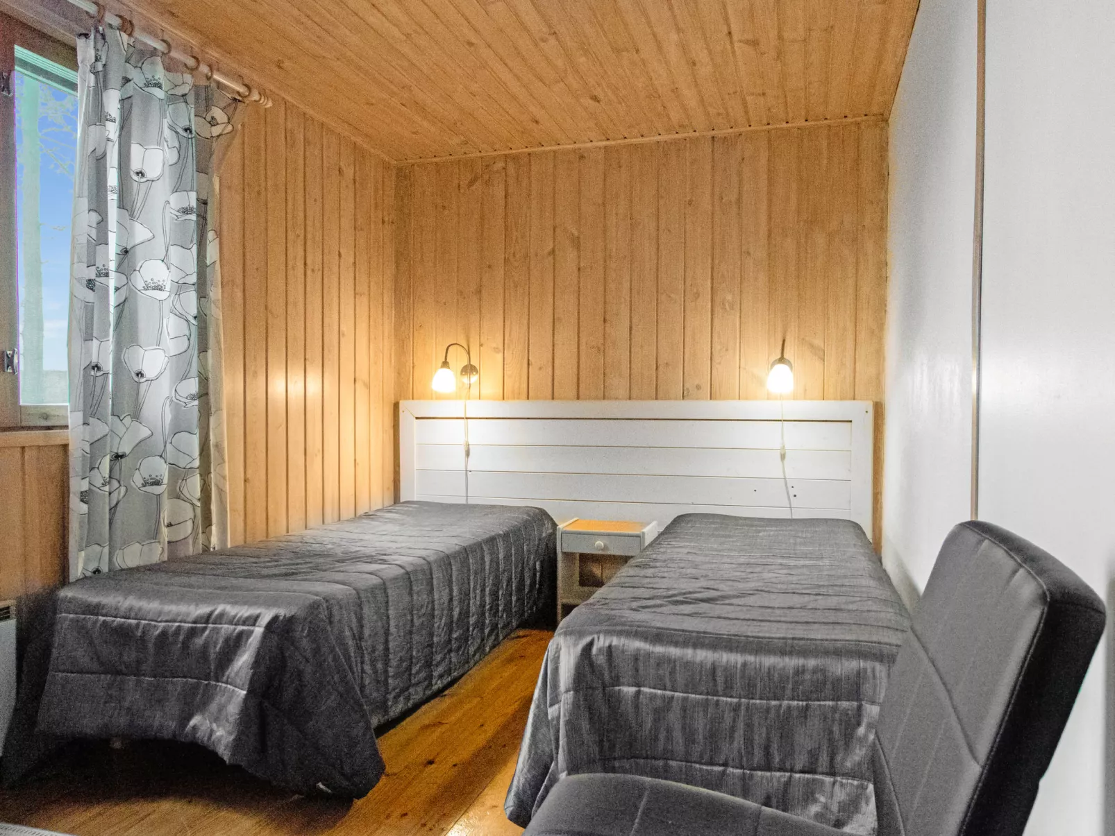 Kalliokoivu - Inside