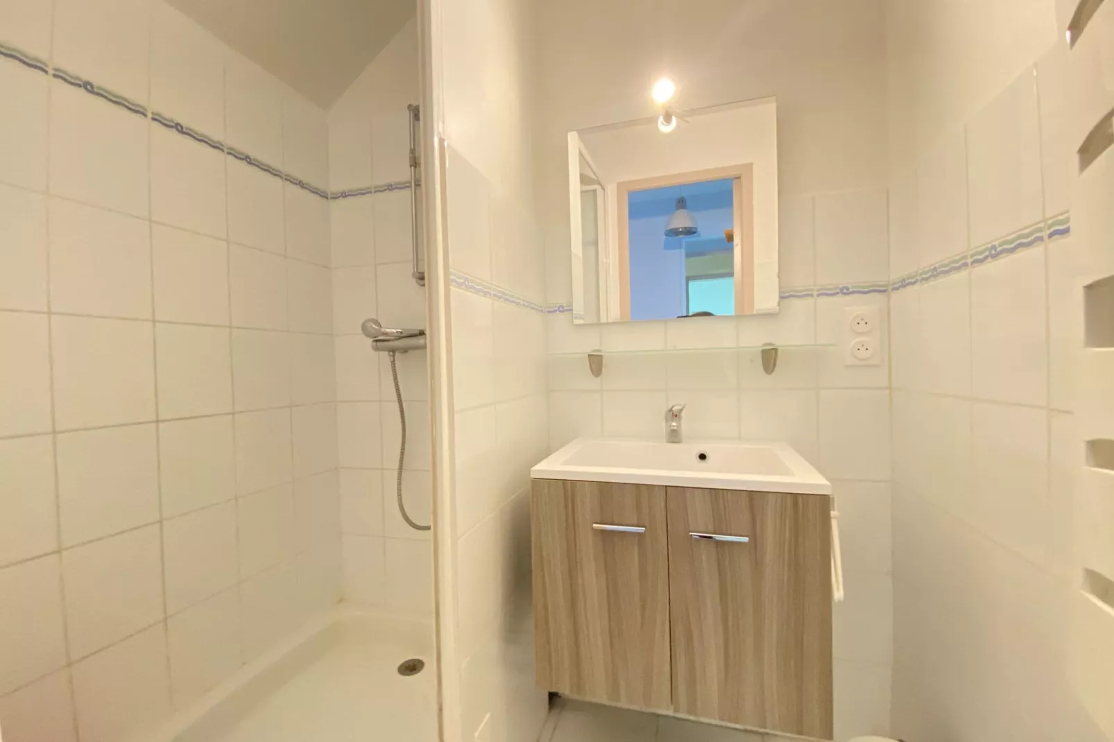 Maison de vacances 200 m mer St Pair sur Mer-Bathroom