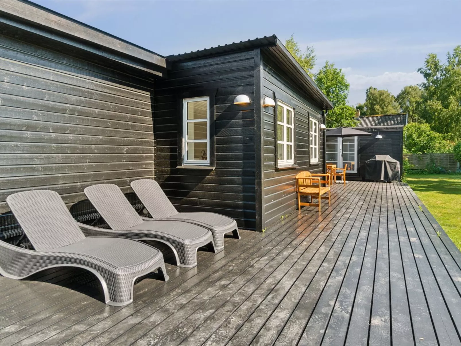 "Thrym" - 2.5km from the sea - Outside