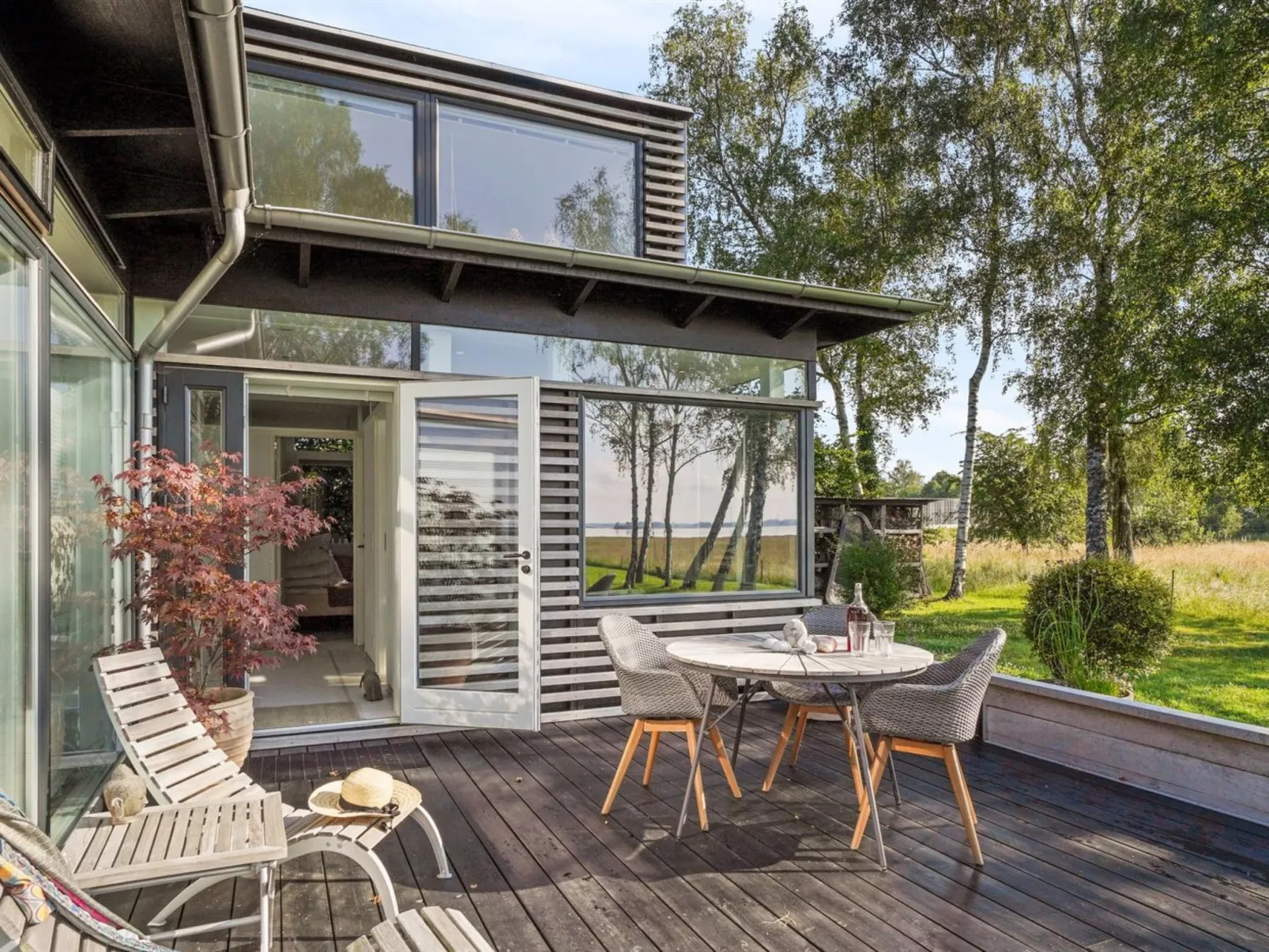 "Jo" - 175m to the fjord-Draußen