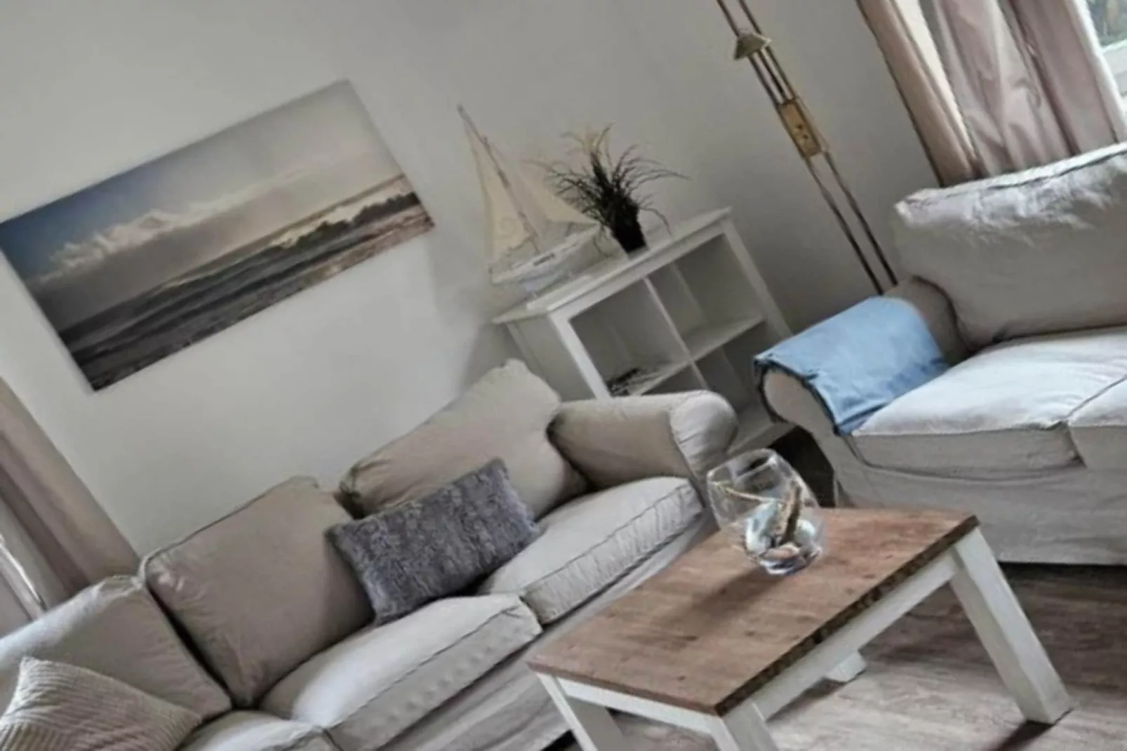 225966 - Living room